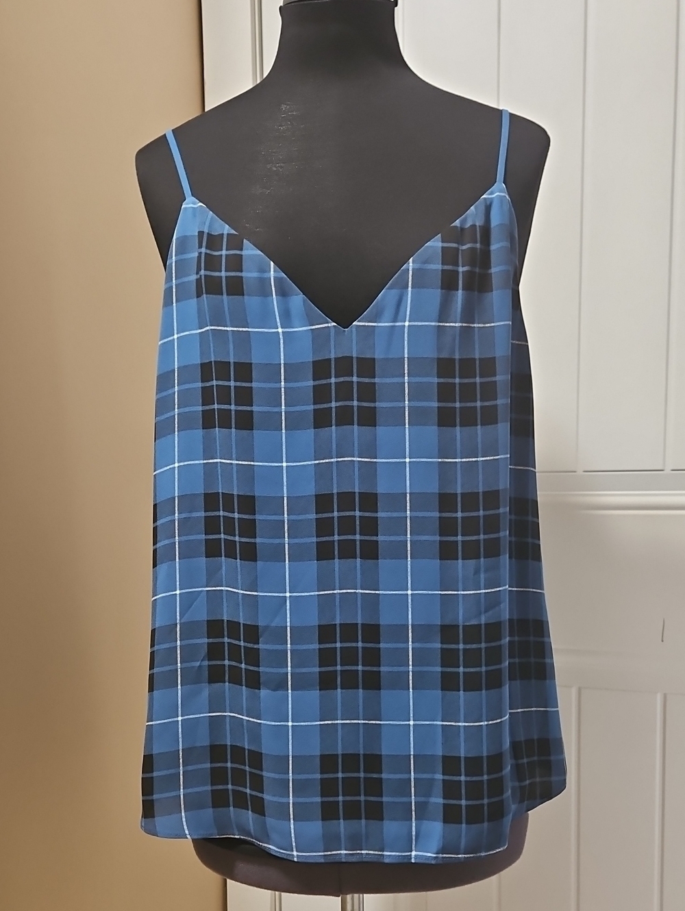 Aritzia Babaton Everly Camisole M in Blue/ Black Plaid